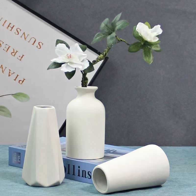 Minimalist Ceramic Vase 3