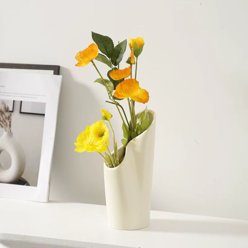 Minimalist Infinity Ceramic Vase 2