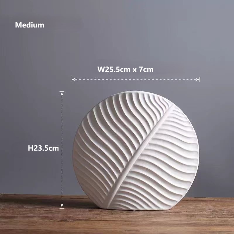 Minimalist Leaf Vase 3