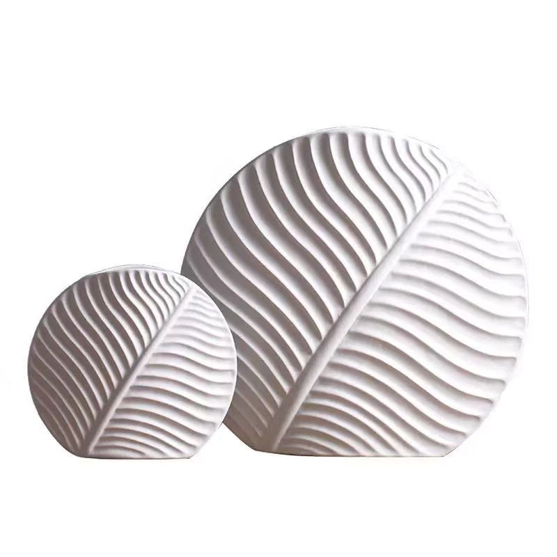 Minimalist Leaf Vase 4