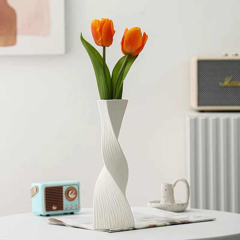 Nordic Twist Ceramic Vase 3