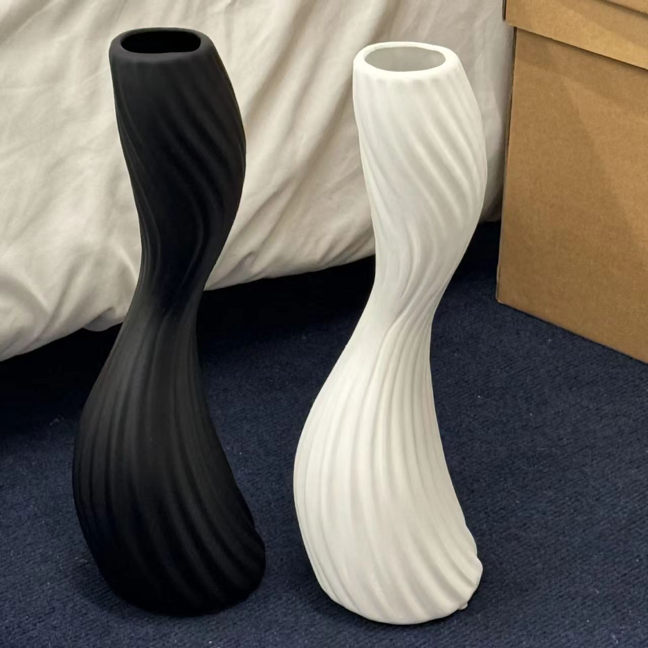 Nordic Twisted Wave Ceramic Vase 4