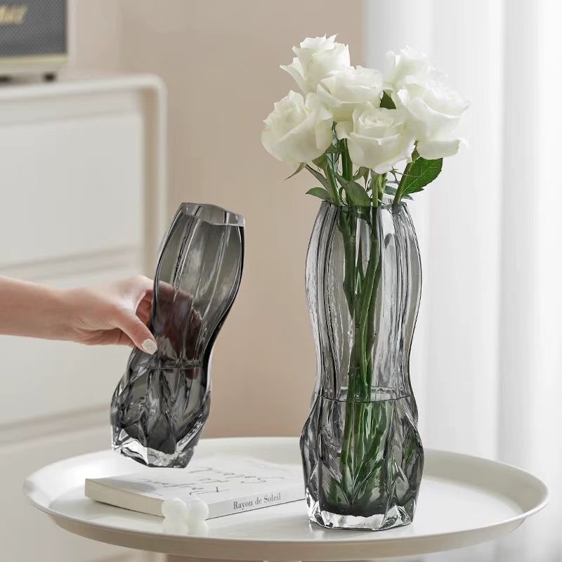 INS Waistline Geometric Vase