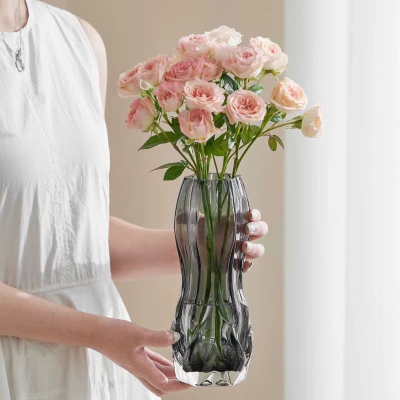 INS Waistline Geometric Vase 2
