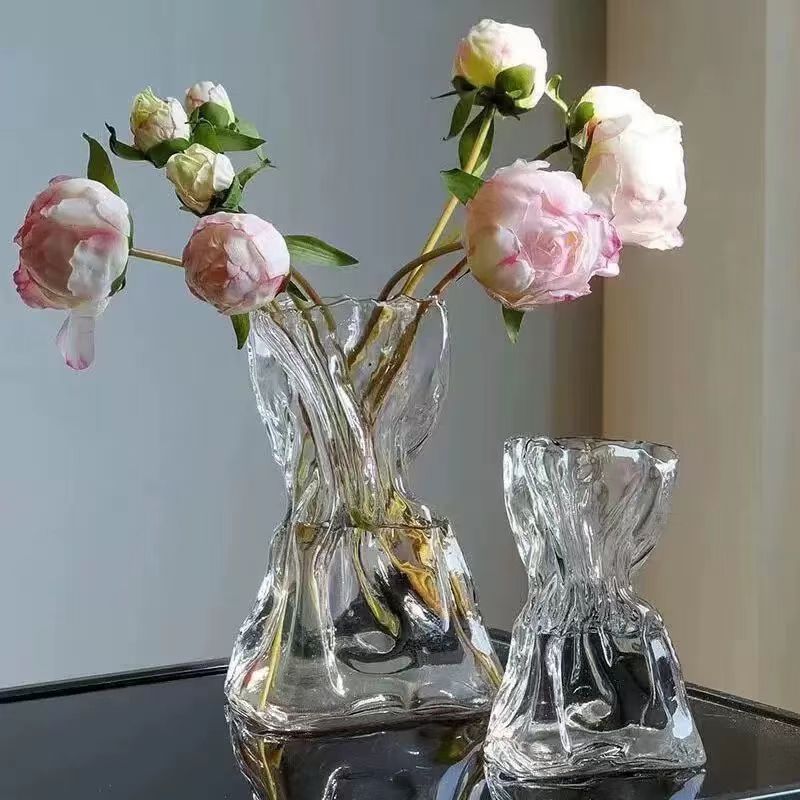 Minimalist Twisted Glass Vase 6
