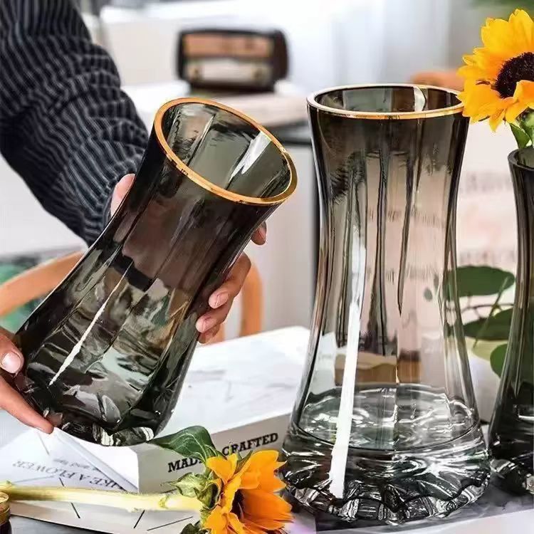Modern Minimalist Vase 3