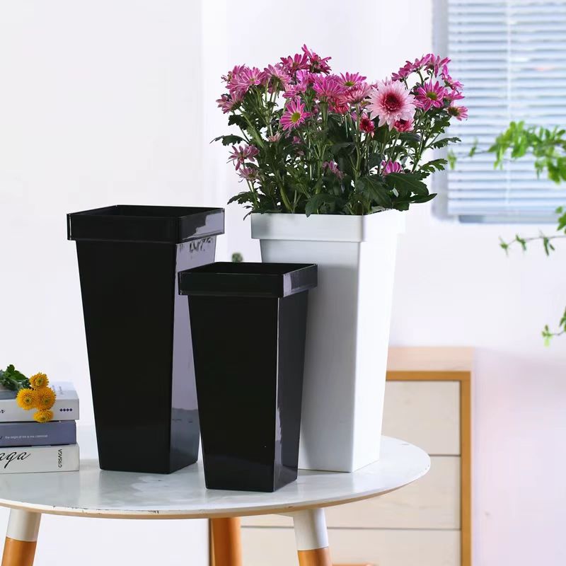 Minimalist Plastic Floral Bucket 3