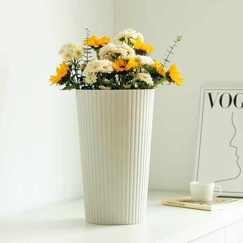 Minimalist Ridged Plastic Flower Revival Bucket